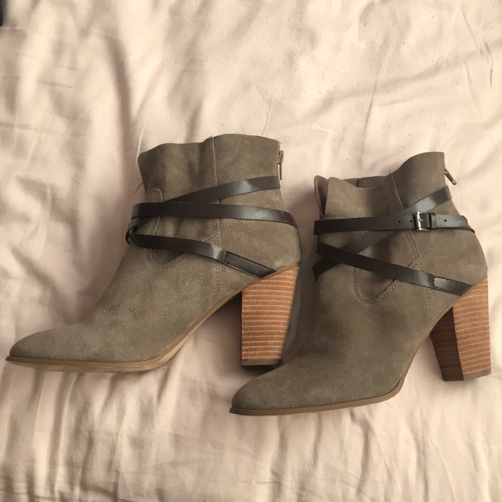 Carlos Santana Women’s Size 11 bootie
